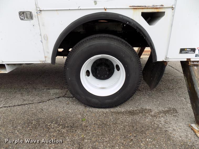 image for item DF4412 2009 International DuraStar 4300 bucket truck