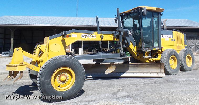 image for item DF7154 2010 John Deere 670G motor grader