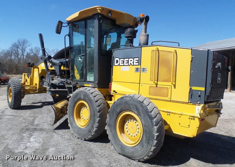 image for item DF7154 2010 John Deere 670G motor grader