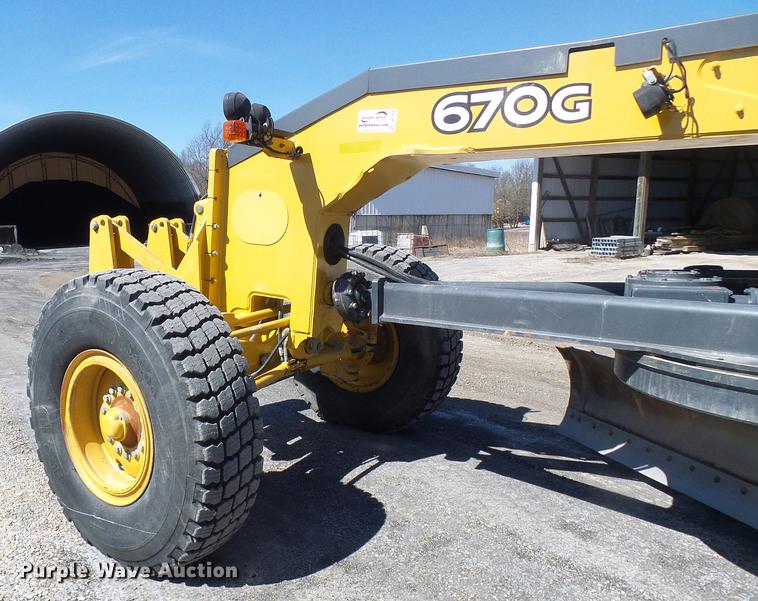 image for item DF7154 2010 John Deere 670G motor grader