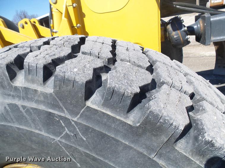 image for item DF7154 2010 John Deere 670G motor grader