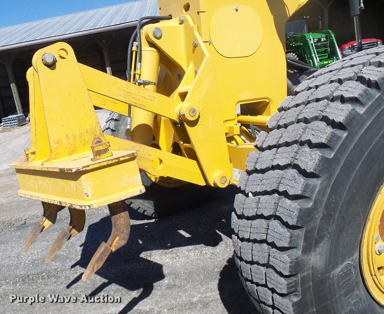 image for item DF7154 2010 John Deere 670G motor grader