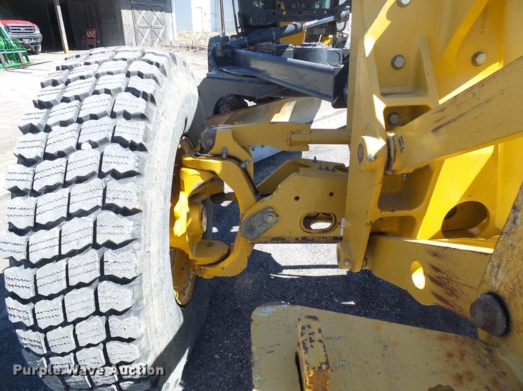 image for item DF7154 2010 John Deere 670G motor grader
