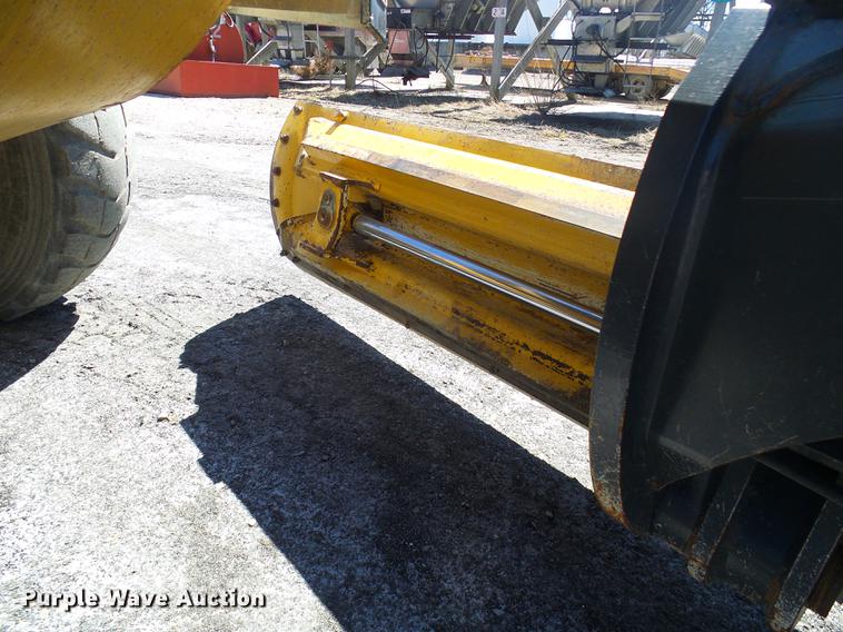 image for item DF7154 2010 John Deere 670G motor grader