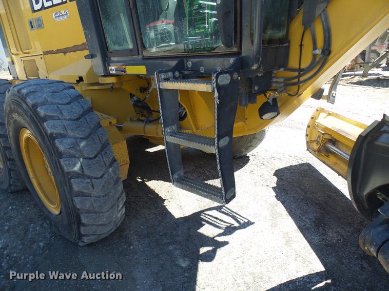 image for item DF7154 2010 John Deere 670G motor grader