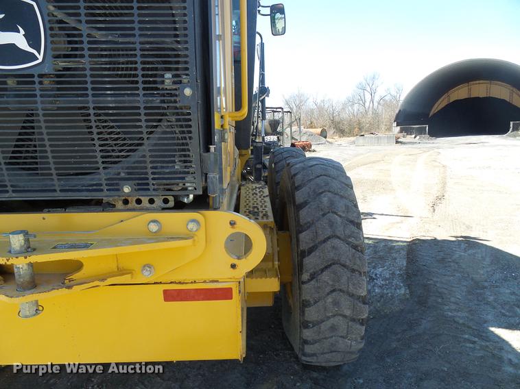 image for item DF7154 2010 John Deere 670G motor grader