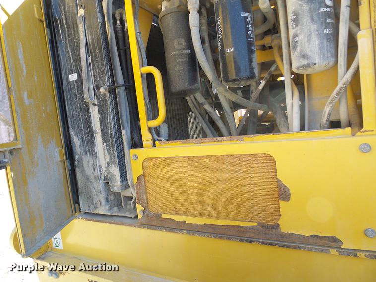 image for item DF7154 2010 John Deere 670G motor grader