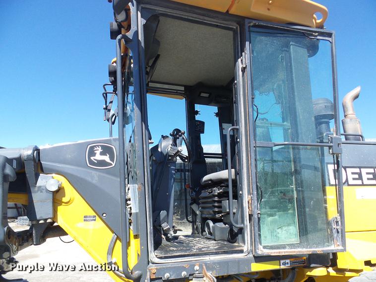 image for item DF7154 2010 John Deere 670G motor grader