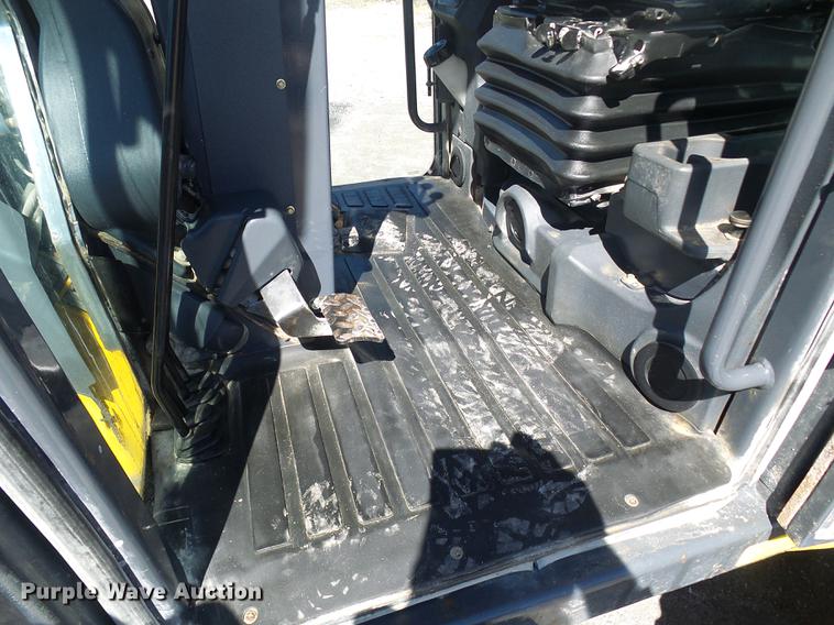 image for item DF7154 2010 John Deere 670G motor grader