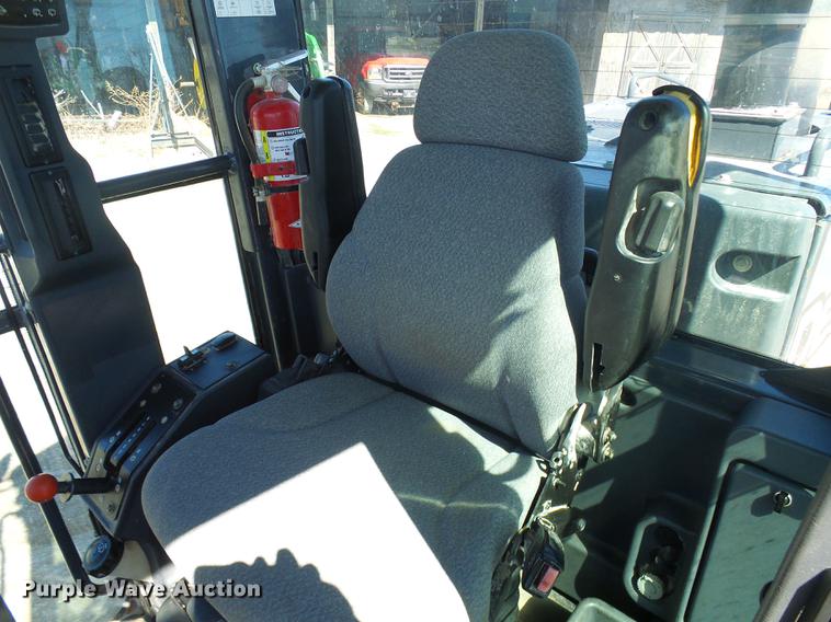 image for item DF7154 2010 John Deere 670G motor grader