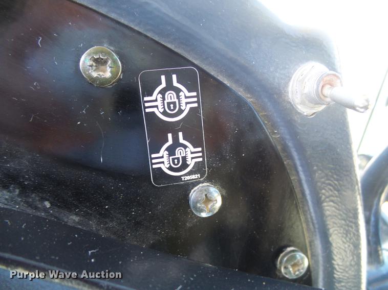 image for item DF7154 2010 John Deere 670G motor grader