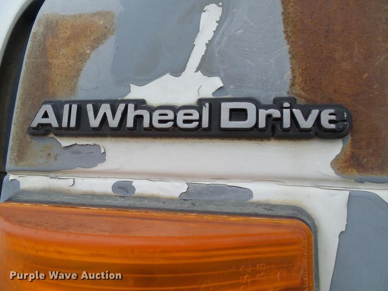 image for item DF7161 1999 International 4800 bucket truck