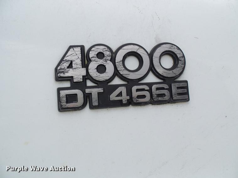 image for item DF7161 1999 International 4800 bucket truck