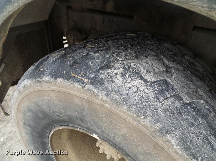 image for item DF7161 1999 International 4800 bucket truck