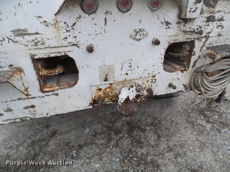 image for item DF7161 1999 International 4800 bucket truck