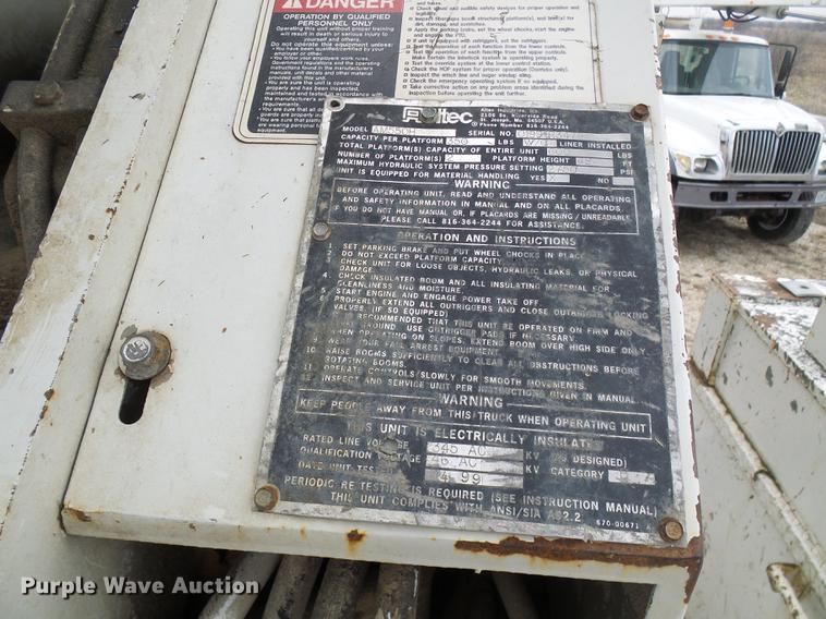 image for item DF7161 1999 International 4800 bucket truck