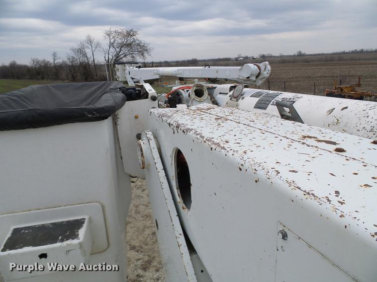 image for item DF7161 1999 International 4800 bucket truck