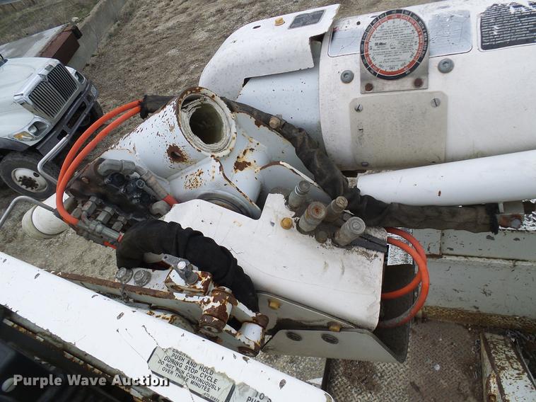 image for item DF7161 1999 International 4800 bucket truck