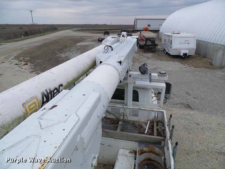 image for item DF7161 1999 International 4800 bucket truck