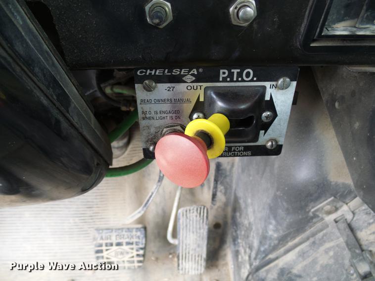 image for item DF7161 1999 International 4800 bucket truck