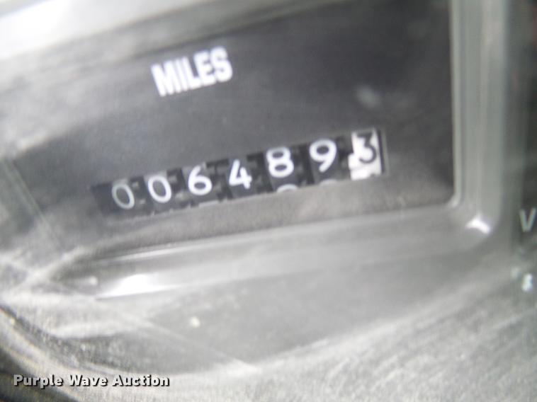 image for item DF7161 1999 International 4800 bucket truck