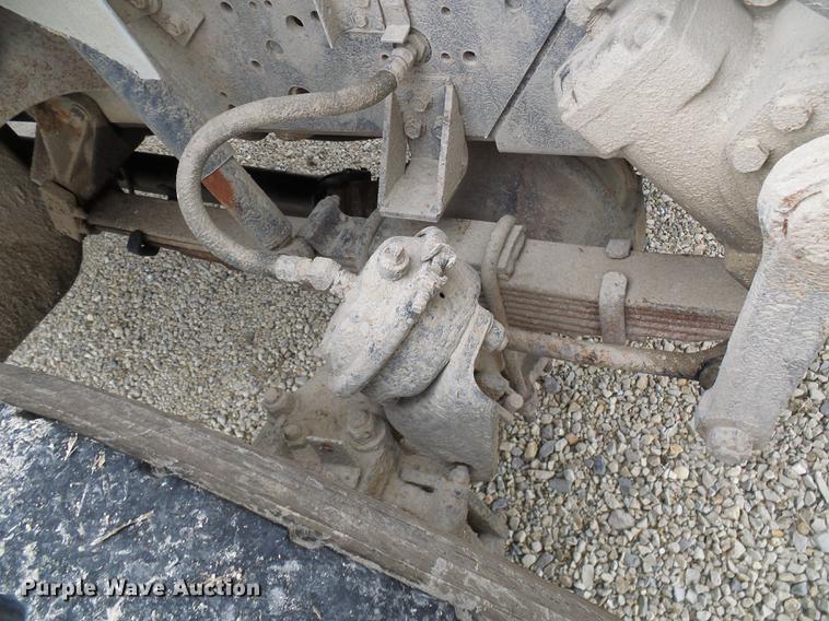 image for item DF7161 1999 International 4800 bucket truck