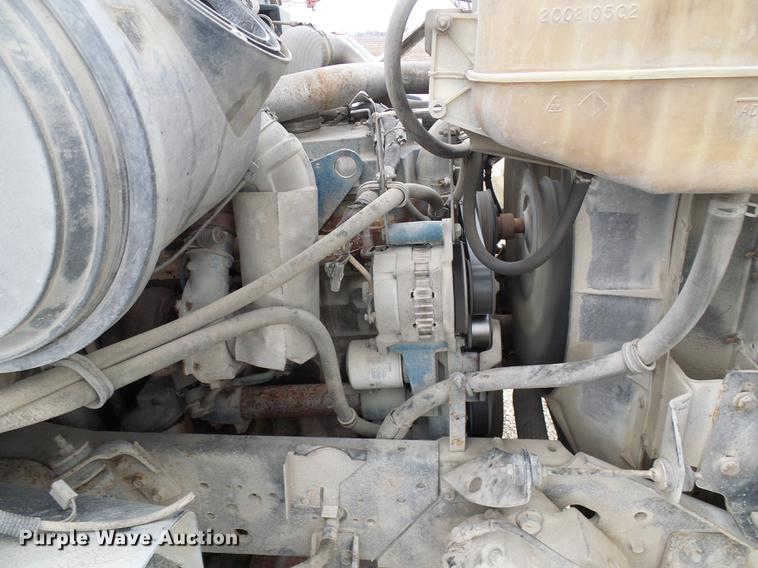 image for item DF7161 1999 International 4800 bucket truck