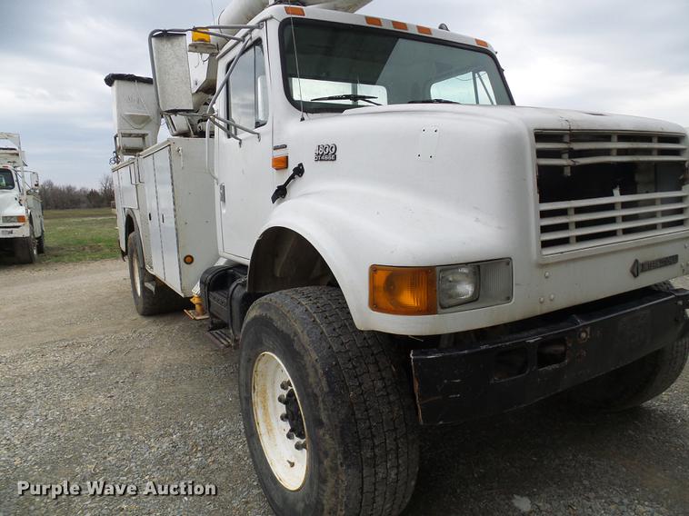 image for item DF7163 2000 International 4800 bucket truck