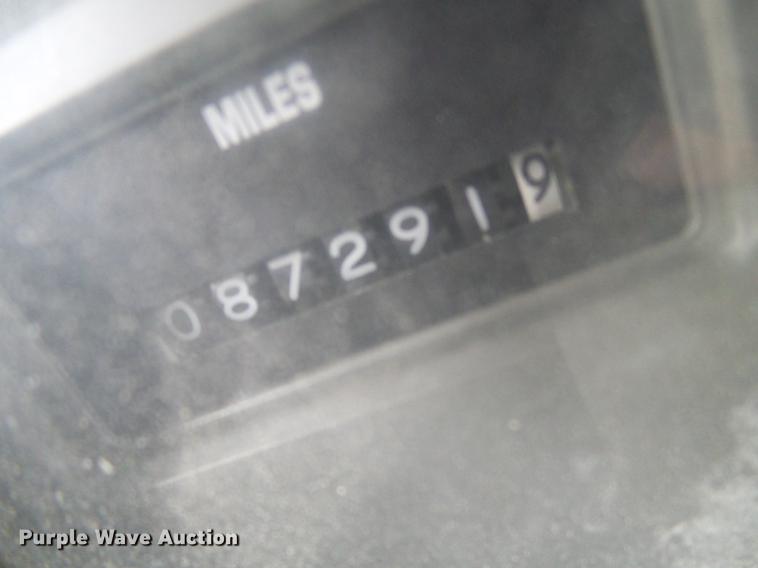 image for item DF7163 2000 International 4800 bucket truck