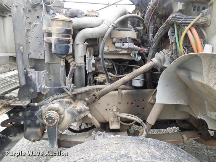 image for item DF7163 2000 International 4800 bucket truck