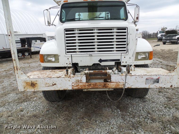 image for item DF7164 1994 International 4800 bucket truck