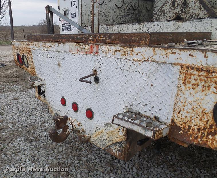 image for item DF7164 1994 International 4800 bucket truck