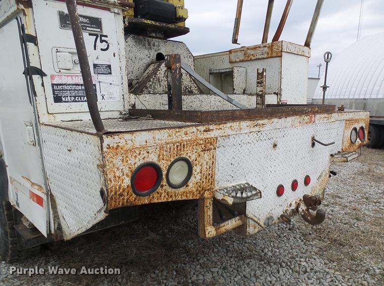 image for item DF7164 1994 International 4800 bucket truck
