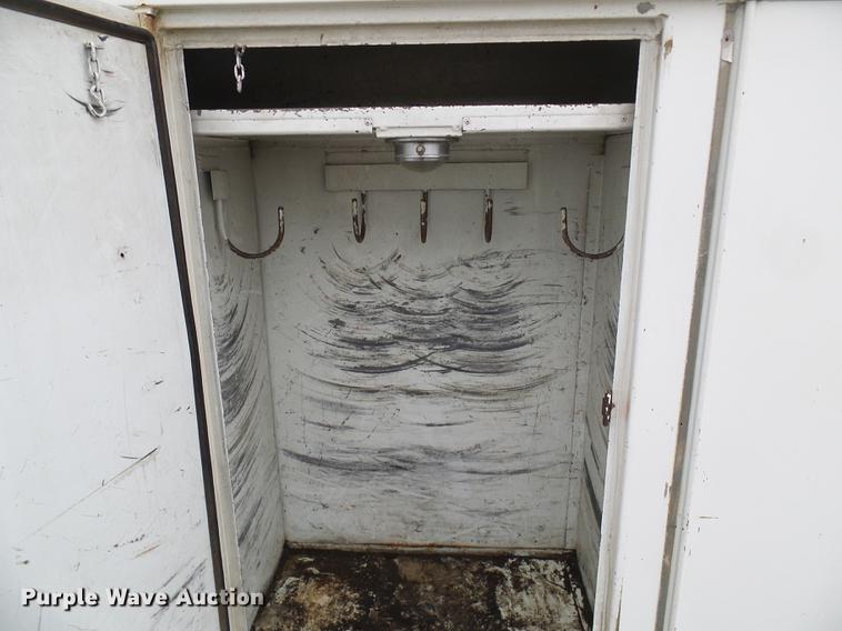 image for item DF7164 1994 International 4800 bucket truck