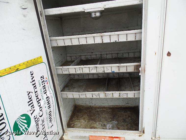 image for item DF7164 1994 International 4800 bucket truck