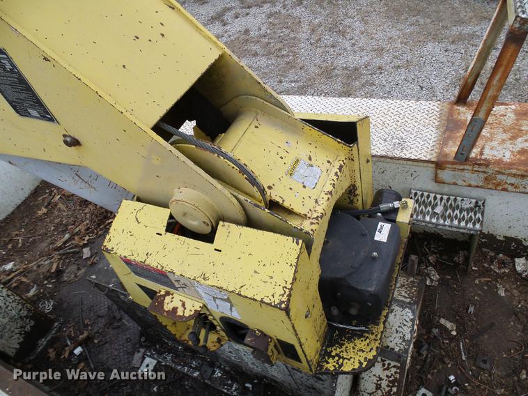 image for item DF7164 1994 International 4800 bucket truck