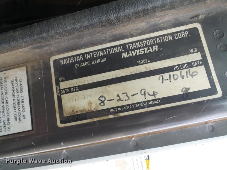 image for item DF7164 1994 International 4800 bucket truck