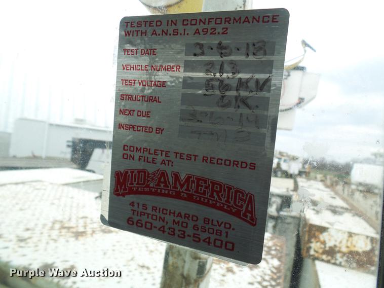 image for item DF7164 1994 International 4800 bucket truck