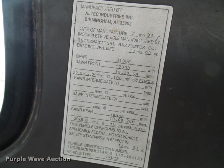 image for item DF7164 1994 International 4800 bucket truck