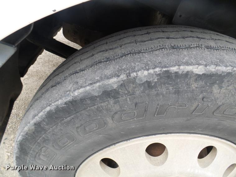 image for item DF7166 2002 Freightliner Century Class truck tractor