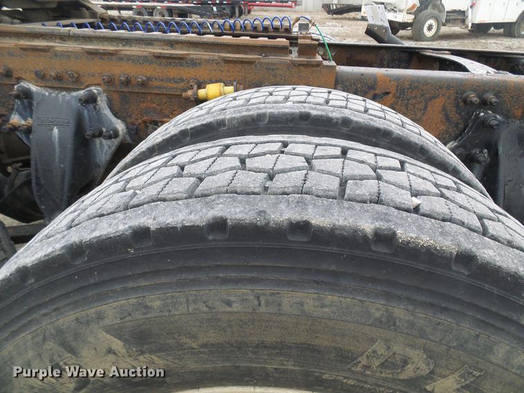 image for item DF7166 2002 Freightliner Century Class truck tractor