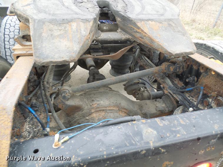 image for item DF7166 2002 Freightliner Century Class truck tractor