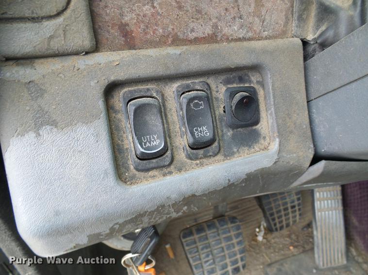 image for item DF7166 2002 Freightliner Century Class truck tractor