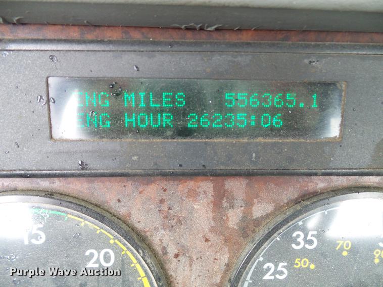 image for item DF7166 2002 Freightliner Century Class truck tractor