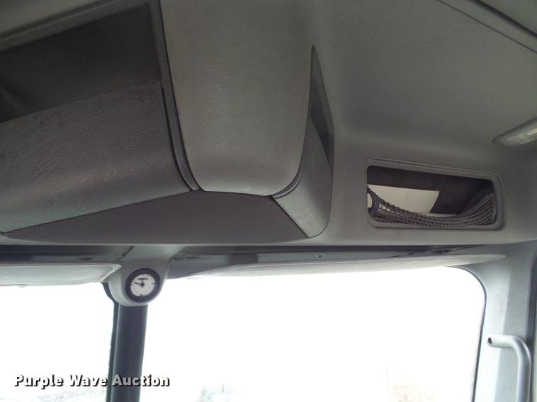 image for item DF7166 2002 Freightliner Century Class truck tractor