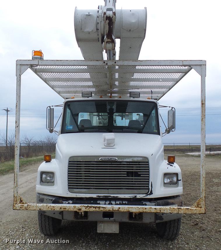 image for item DF7167 2001 Freightliner FL70 bucket truck