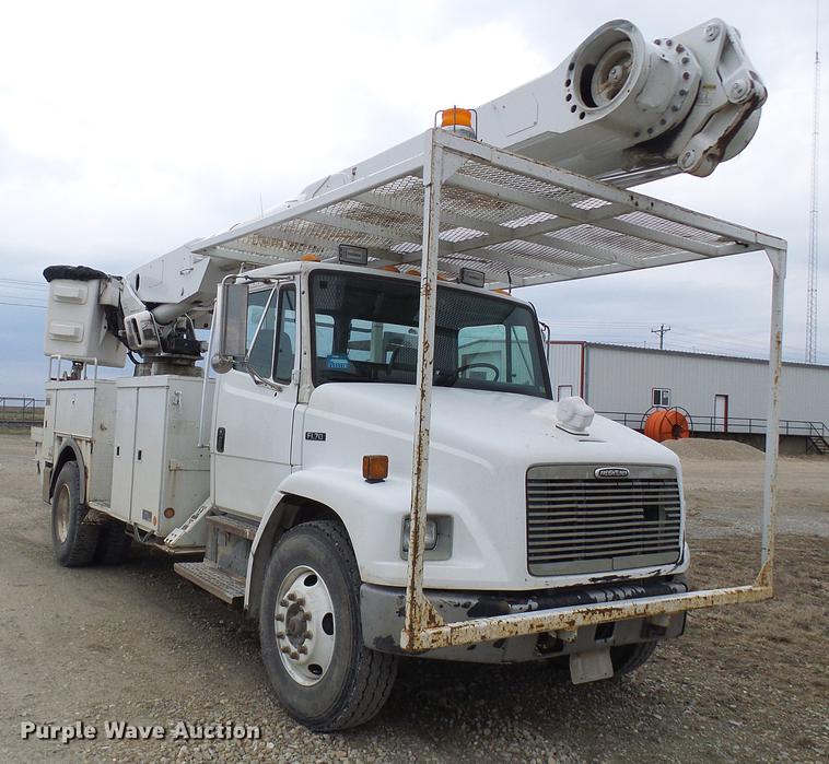 image for item DF7167 2001 Freightliner FL70 bucket truck