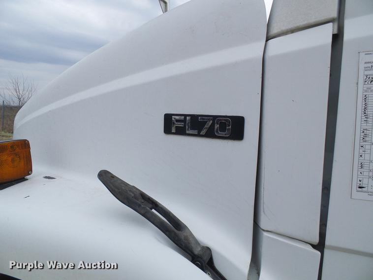 image for item DF7167 2001 Freightliner FL70 bucket truck