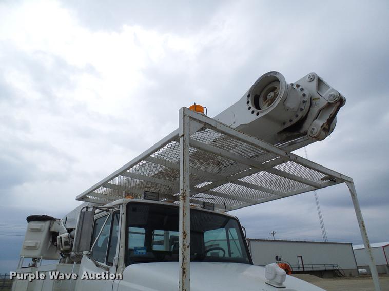 image for item DF7167 2001 Freightliner FL70 bucket truck