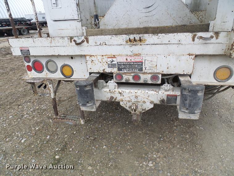 image for item DF7167 2001 Freightliner FL70 bucket truck